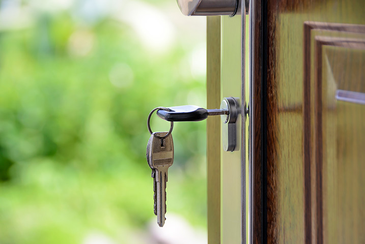 A2B Locks are able to provide local locksmiths in Great Linford to repair your broken locks. 